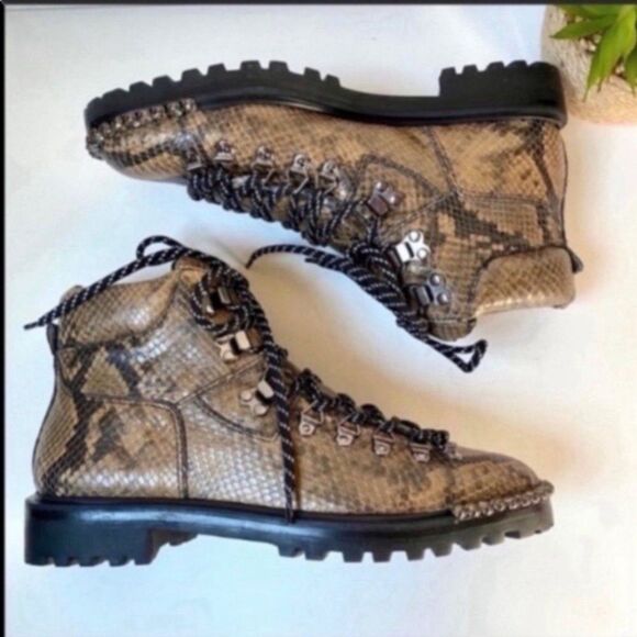 Schutz Ariabelle Lug Sole Booties 8.5 rhinestone detail - Picture 10 of 14